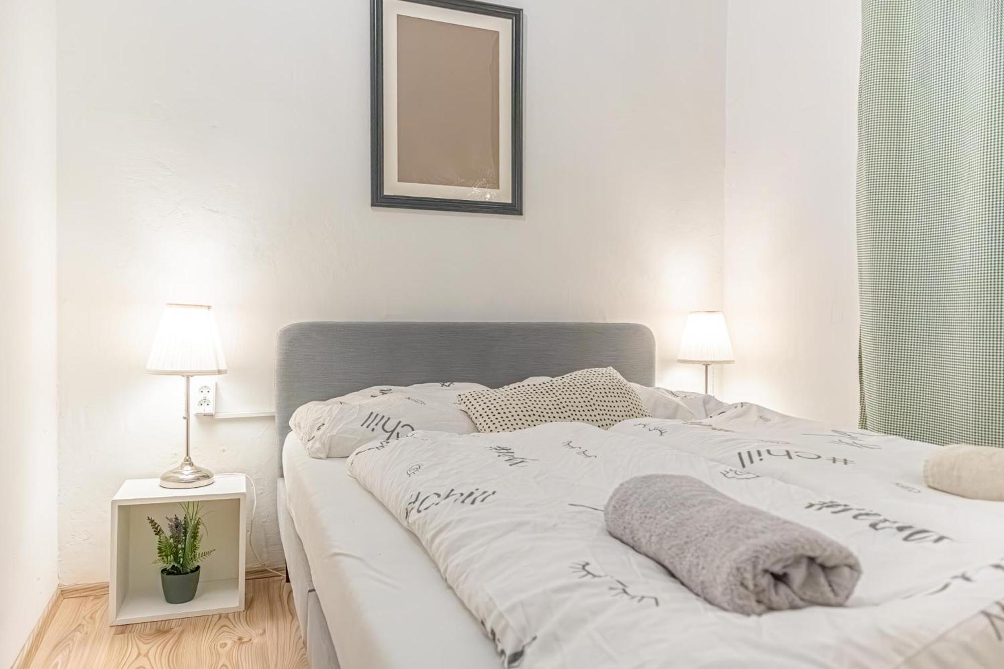 Budget-Friendly 2Br Apt With Great Location Apartment Viena Exterior foto