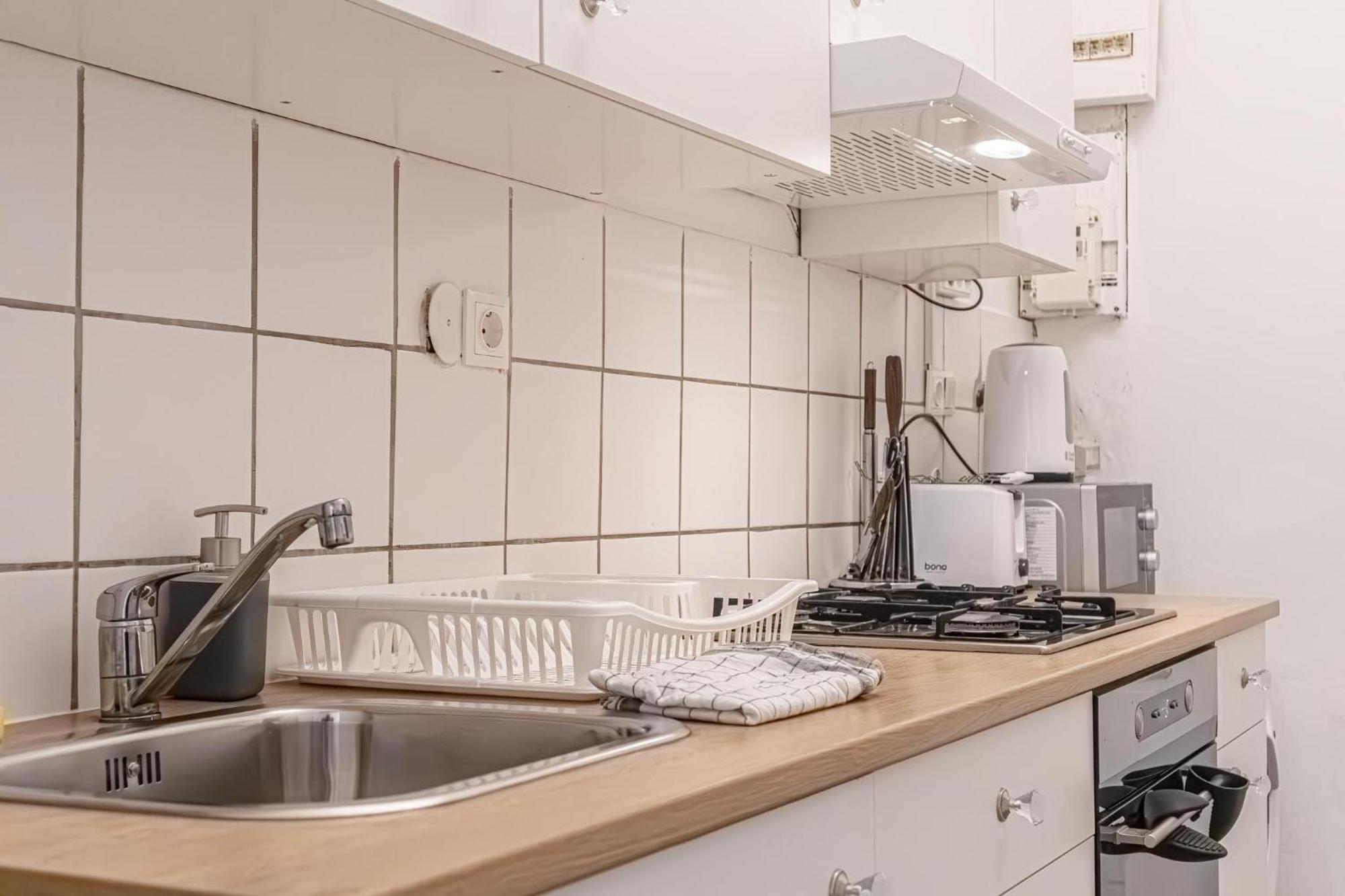 Budget-Friendly 2Br Apt With Great Location Apartment Viena Exterior foto