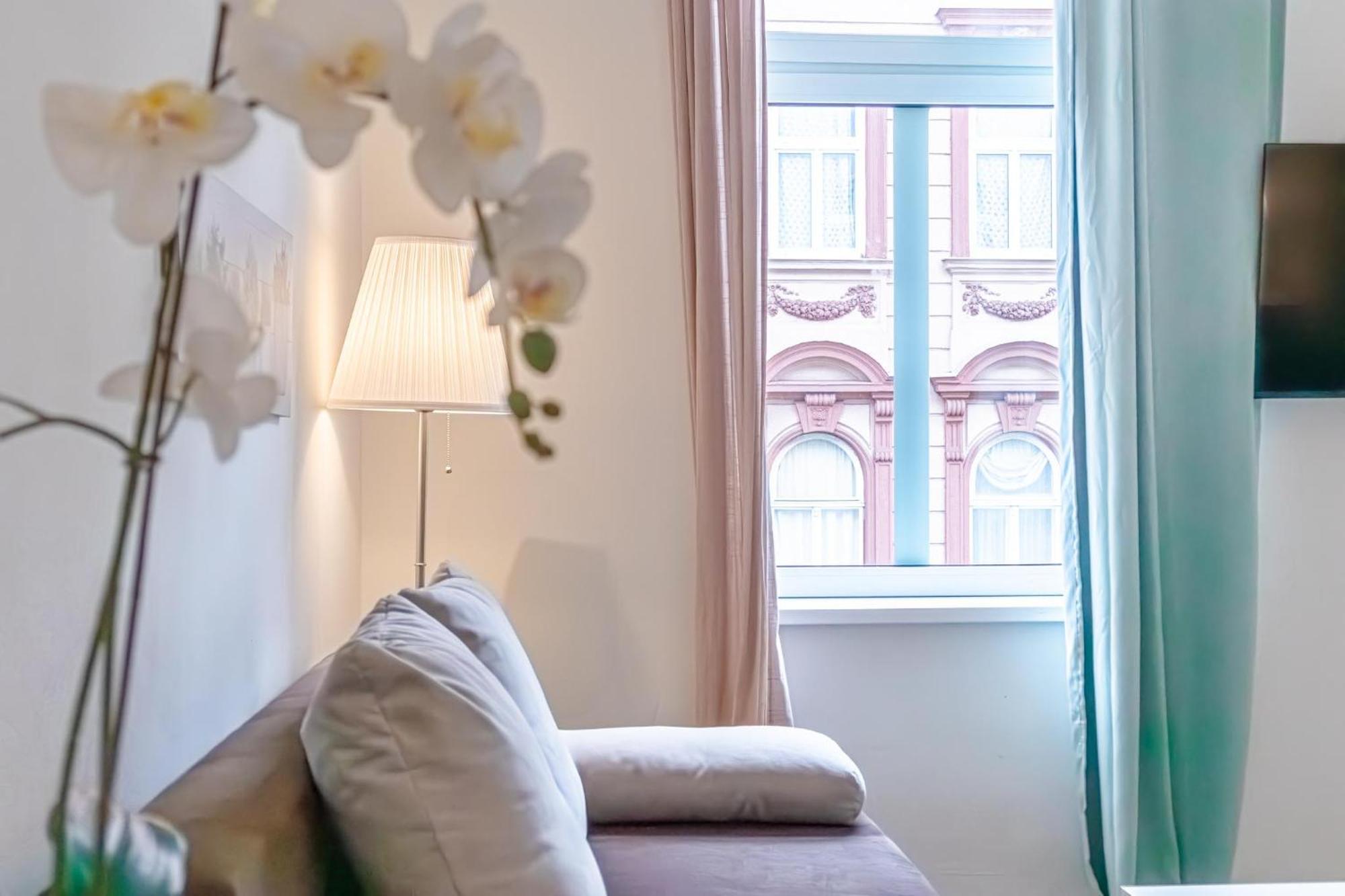 Budget-Friendly 2Br Apt With Great Location Apartment Viena Exterior foto